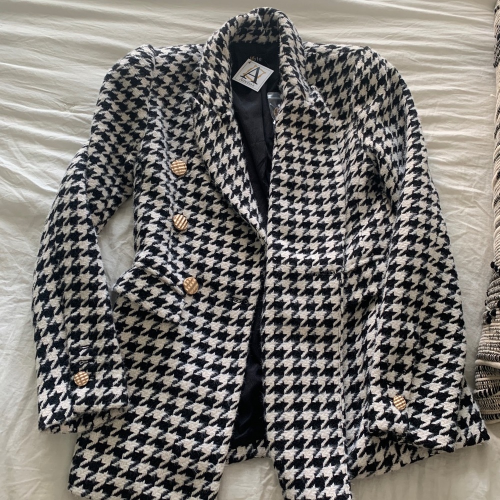 Black and Cream Patterned Women’s Blazer with Gold Buttons NWT